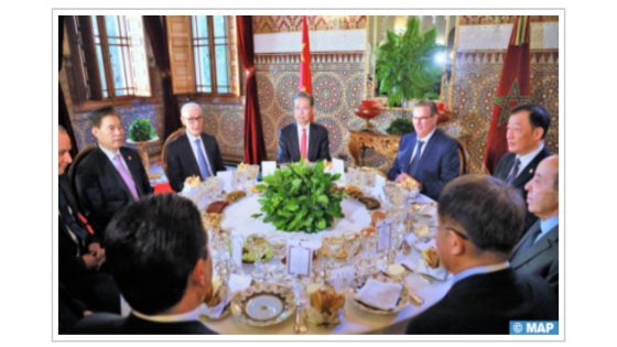 جلالة الملك يقيم مأدبة عشاء على شرف رئيس اللجنة الدائمة للجمعية الشعبية الوطنية للصين والوفد المرافق له