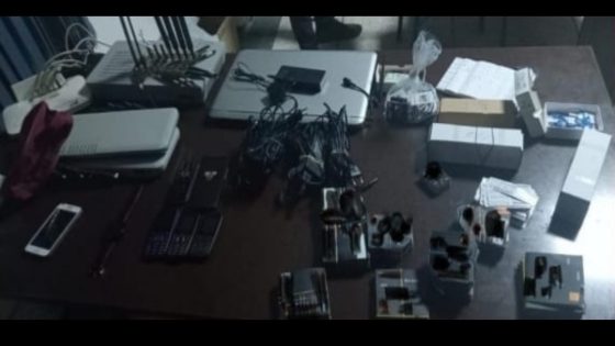 عناصر المصلحة الولائية للشرطة القضائية بمدينة مكناس توقف أربعيني متورط في قرصنة المكالمات الهاتفية