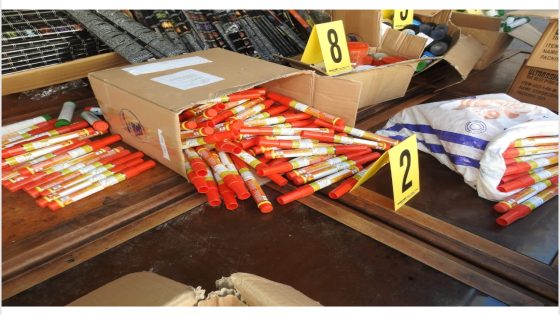 خبر:  أمن أكادير يوقف 4 أشخاص من بينهم قاصر لتورطهم في حيازة وترويج الشهب النارية والمفرقعات المهربة