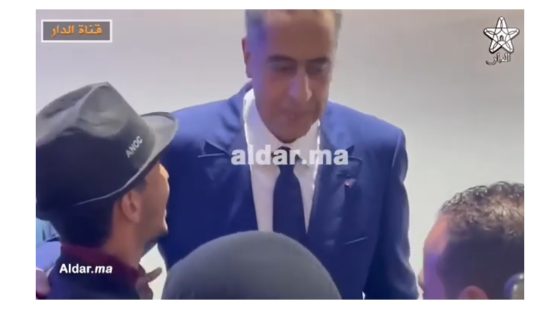 الأخلاق و التواضع ترفع من القيمة و المقام.