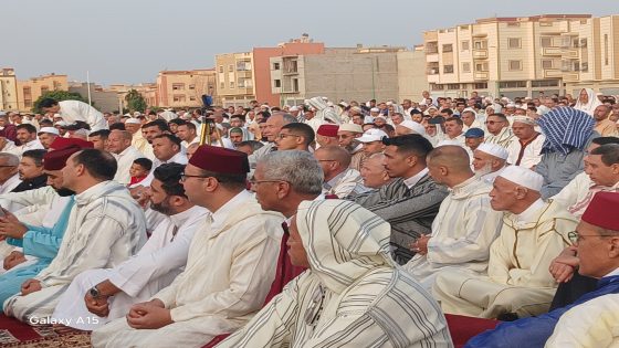 أجواء روحانية مهيبة خلال صلاة عيد الأضحى بمصلى الفقيه بن صالح