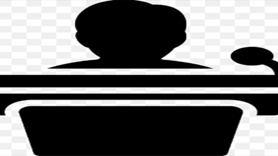 من الميكروفون إلى المزار… حين تتبدل البوصلة